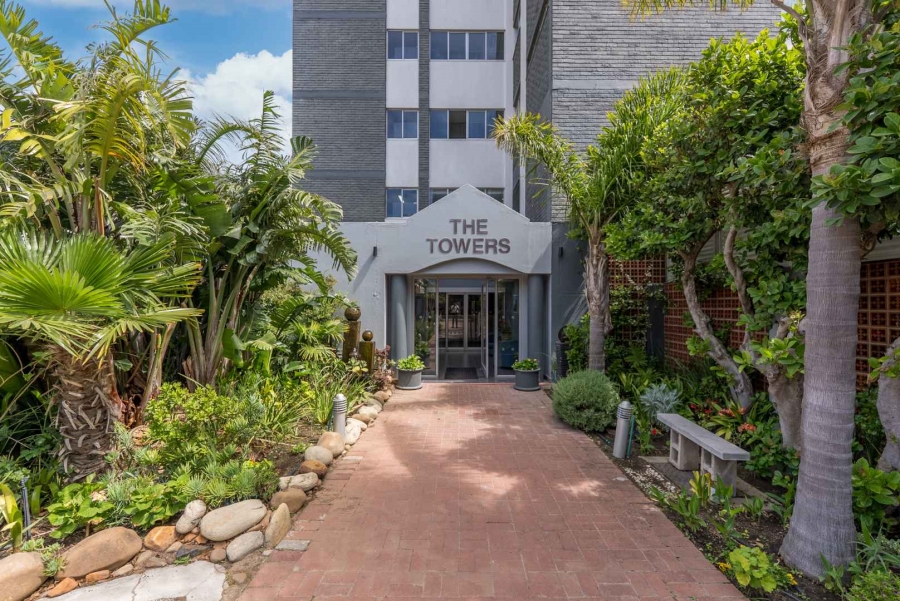 1 Bedroom Property for Sale in Sea Point Western Cape